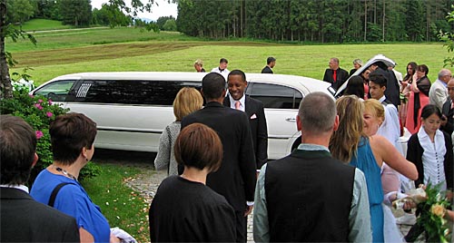 Hochzeit mit Stretch-Limousine in St. Leonhard